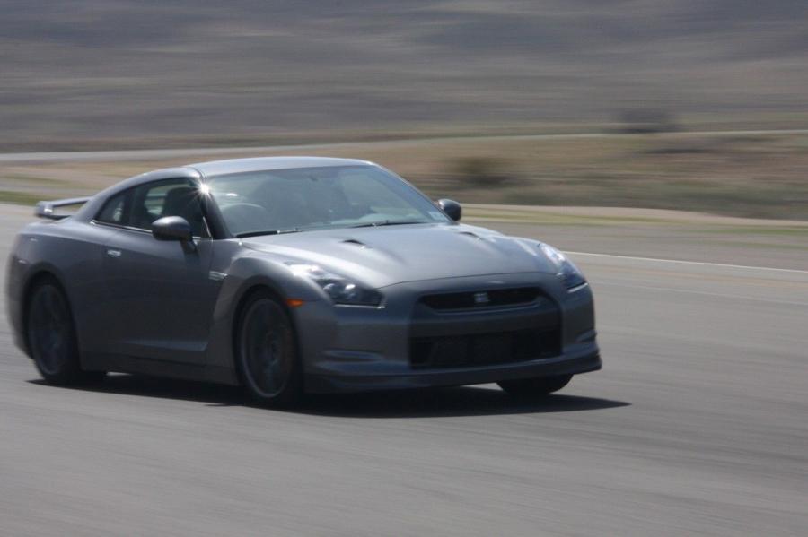  Nissan GT-R 2007 года  (фото 362 из 480)